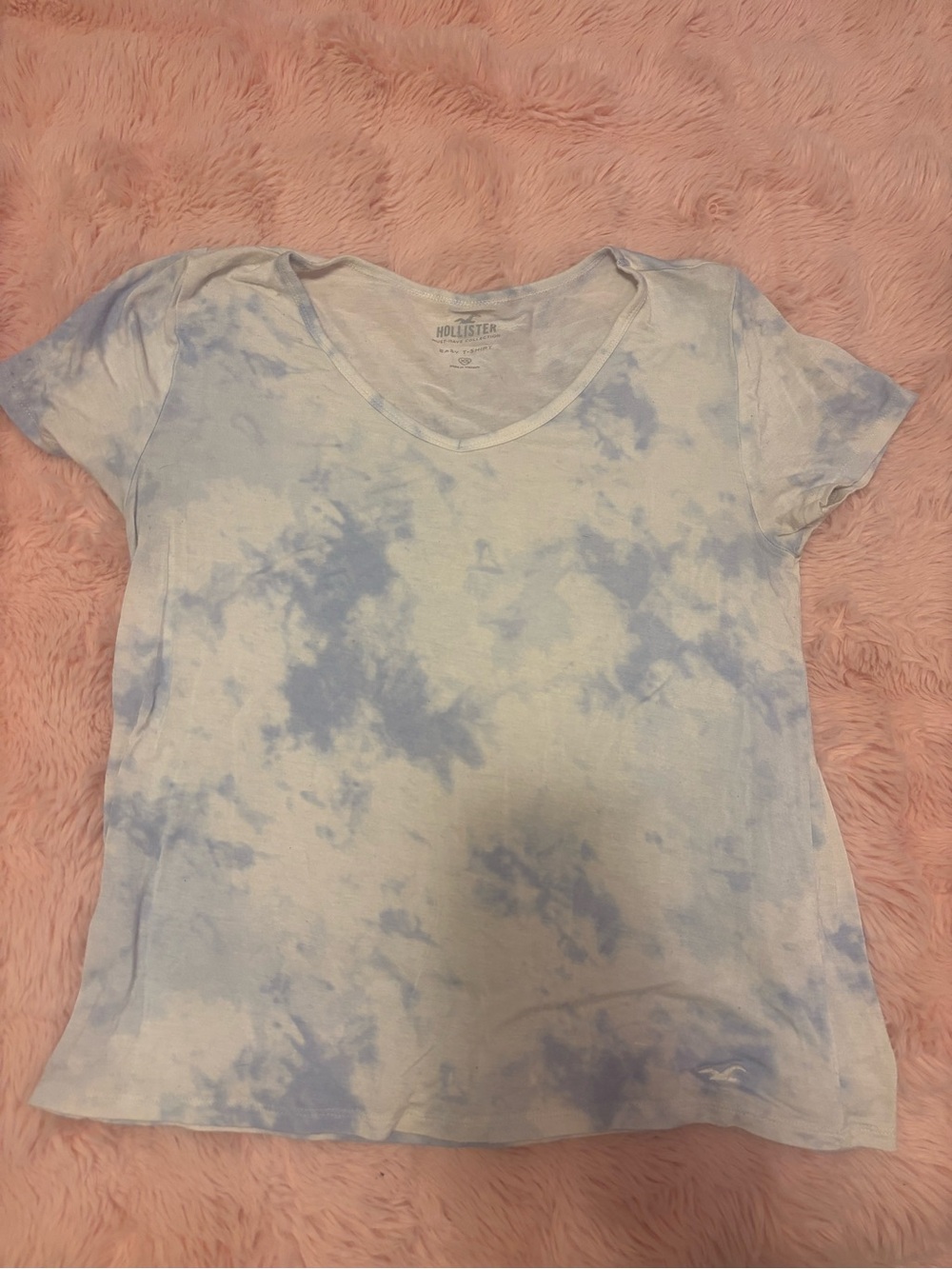 Hollister t-shirt